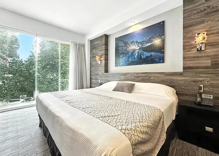 Bed and breakfast Elite 47 Interlomas 3*